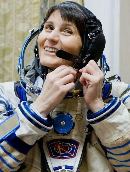 “Astrosamantha”, la Terra vista dallo spazio profondo 