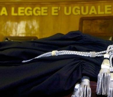 Per un bacio respinto a processo dopo sei anni 