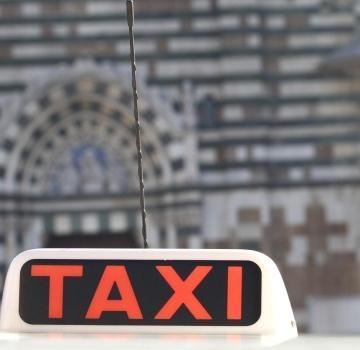 Aumentano le tariffe dei taxi 