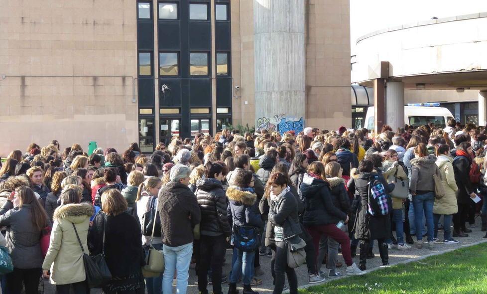 In centinaia alla prova scritta 
