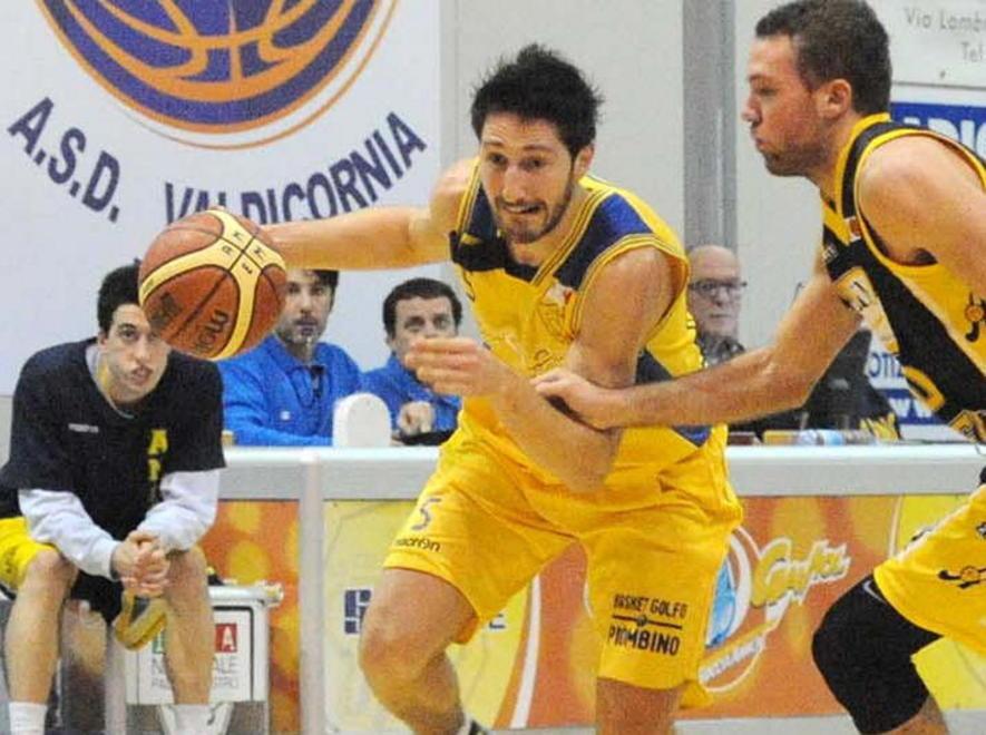 Basket Golfo, premiato dai tifosi capitan Guerrieri 