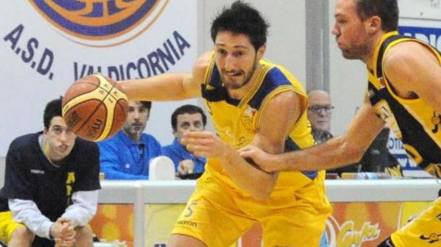Basket Golfo, premiato dai tifosi capitan Guerrieri