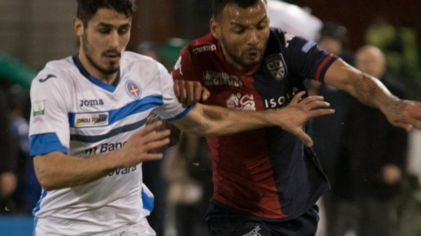 Il Cagliari cambia modulo: difesa a tre