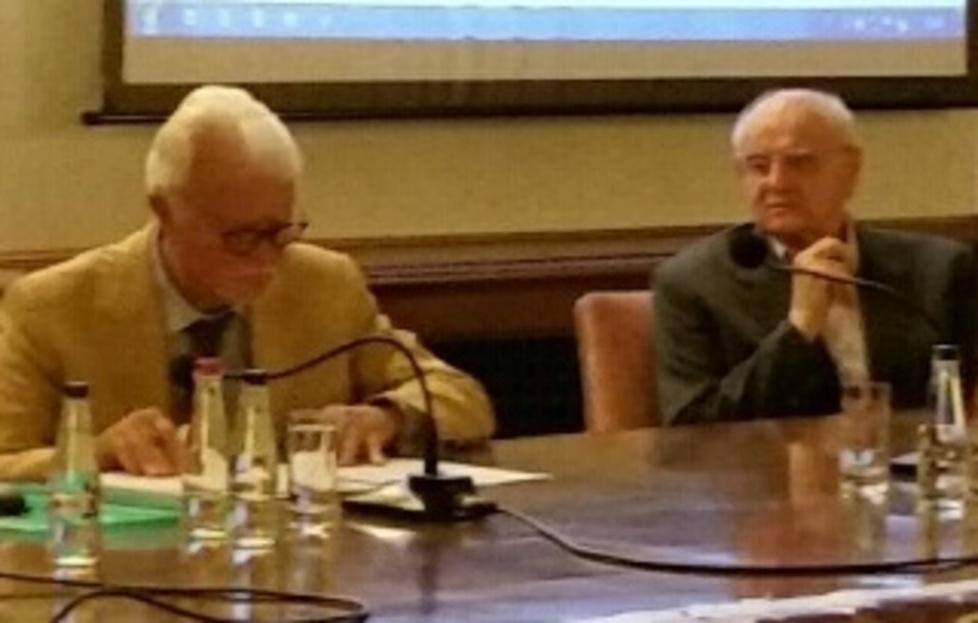 Nessuno al vertice, chiude l’Associazione per la Pace 