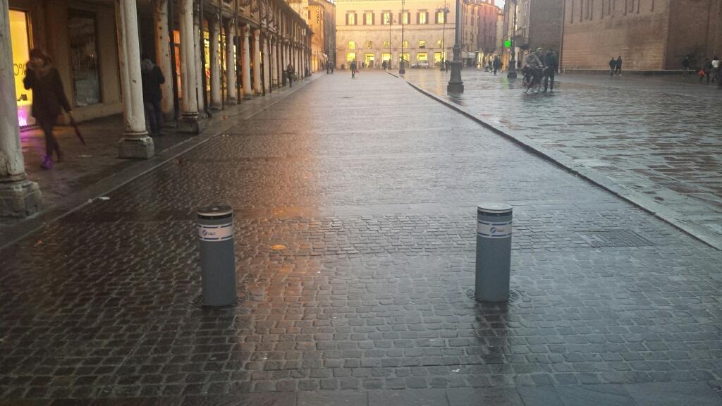 I fittoni elettronici di piazza Trento Trieste
