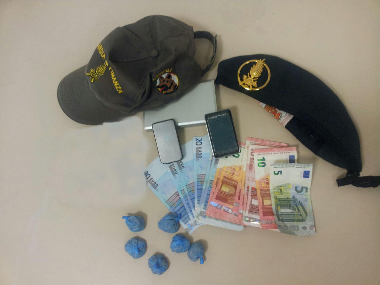 Arrestato con 50 grammi di eroina