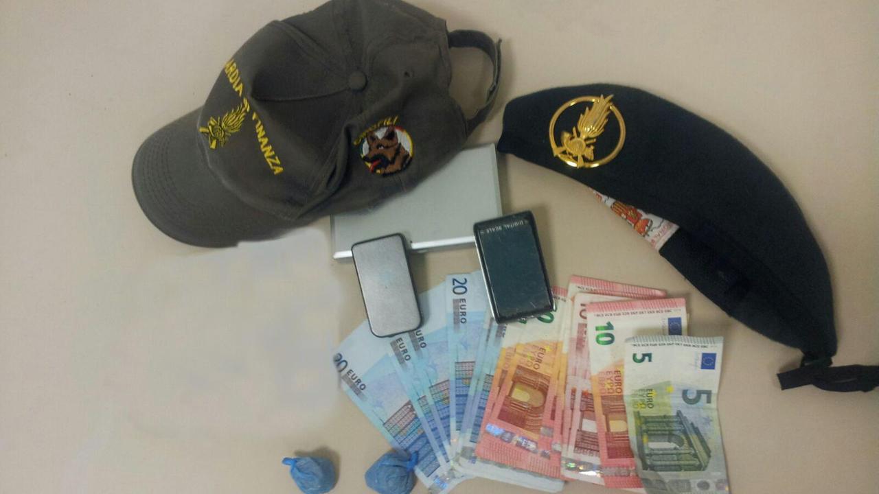 Arrestato con 50 grammi di eroina