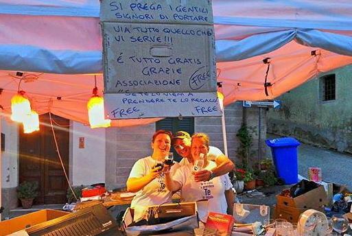 Una cena di solidarietà per il negozio del dono