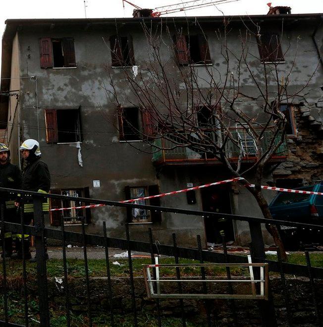 Casa esplosa I funerali dell’operaio 