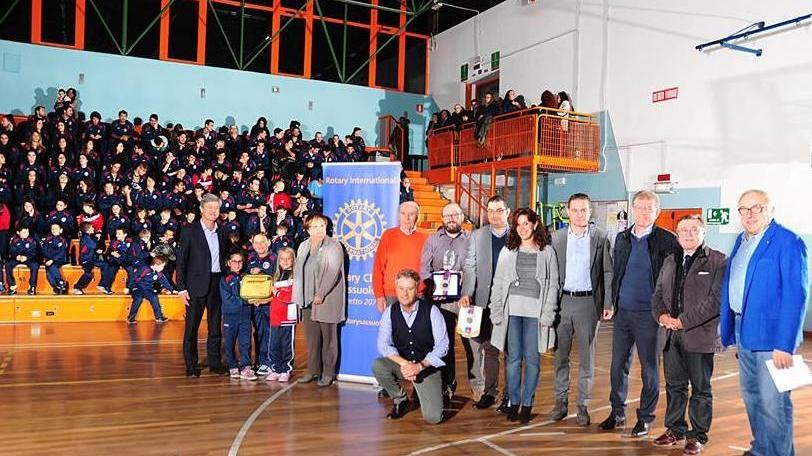 Impianti sportivi e anche scuole: ecco i defibrillatori