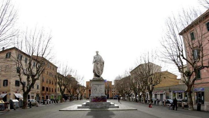 Piazza Venti, cominciano i mercati: si parte dai prodotti a km zero