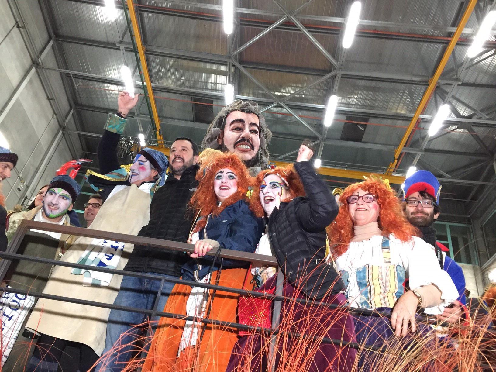 Matteo Salvini sul carro di Lebigre e Roger (foto Paglianti)