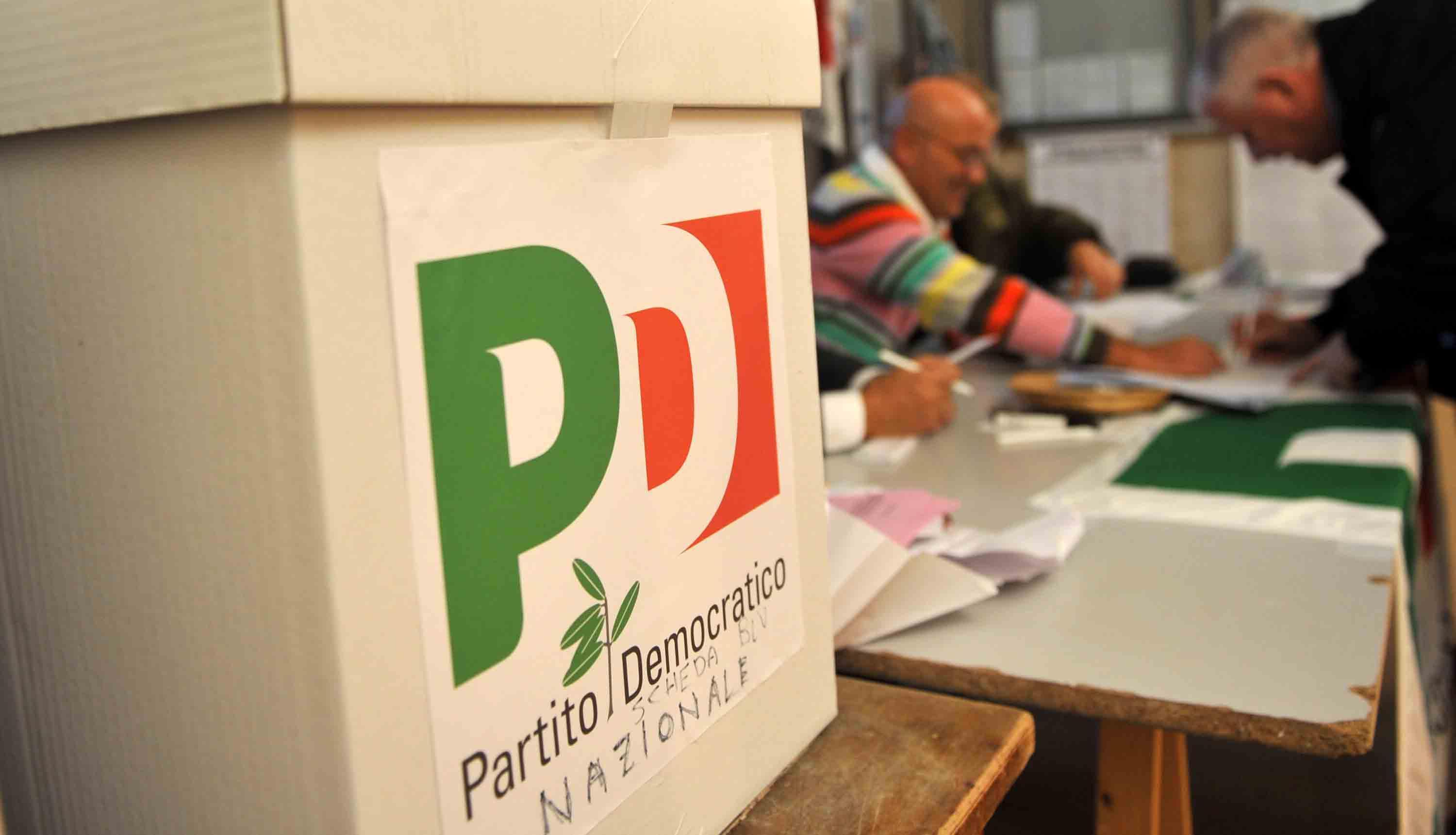 Un seggio per votare candidati a sindaco del Pd (Foto d'archivio)