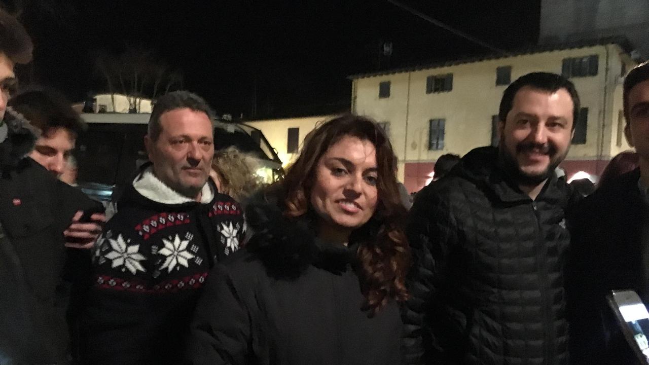 Matteo Salvini a Cascina con la consigliere Ceccardi