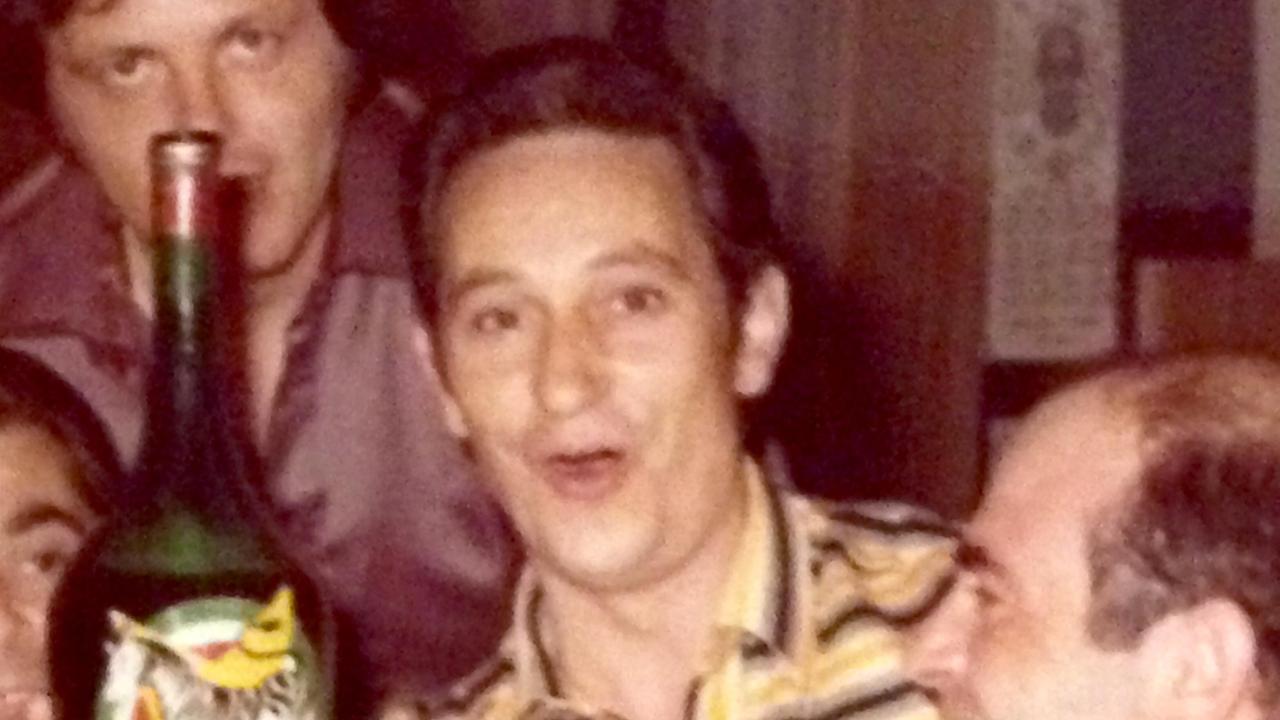 Il barista Sergio Volpe in un'immagine d'epoca
