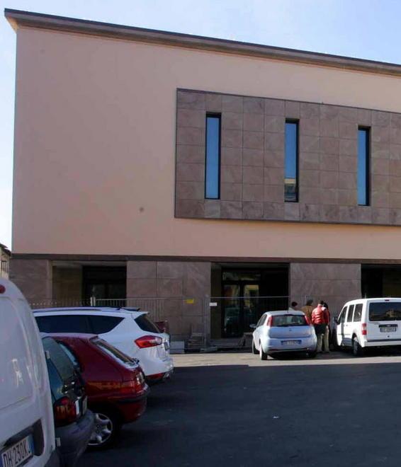 Piove nel nuovo teatro Pacini Il sindaco: «Faremo i lavori» 