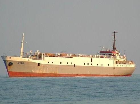 Giallo su un cargo alla fonda 