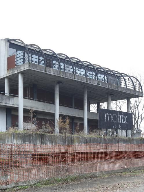 «Assurdo costruire case di lusso» 