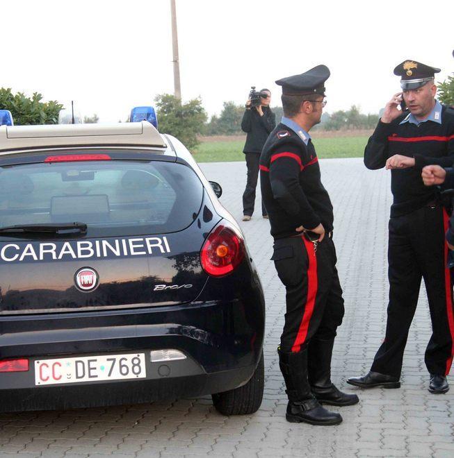 Ruba soldi e attrezzi nell’officina in cui lavora 