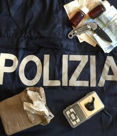Agenti travestiti da podisti arrestano lo spacciatore 