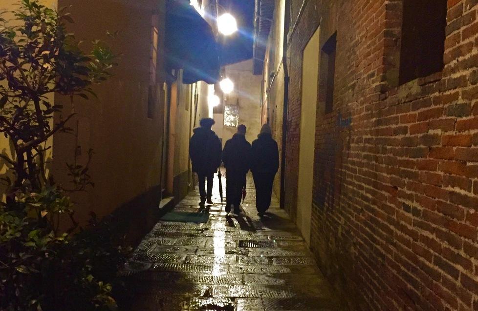 Porta San Pietro, buio e silenzio nel quartiere dimenticato 
