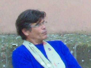 Artista trovato morto in casa dal figlio 