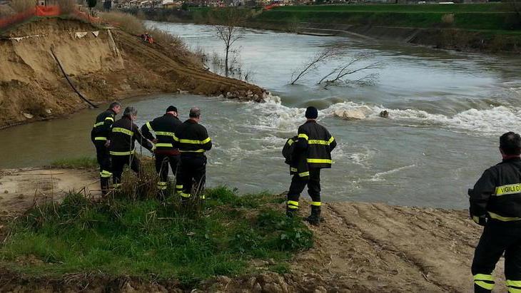 L’argine cede due volte in 11 giorni sfiorato il disastro nell’Arno