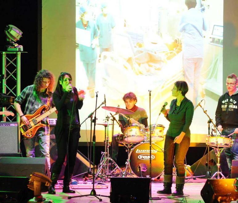 Domani il concerto in favore di Emergency