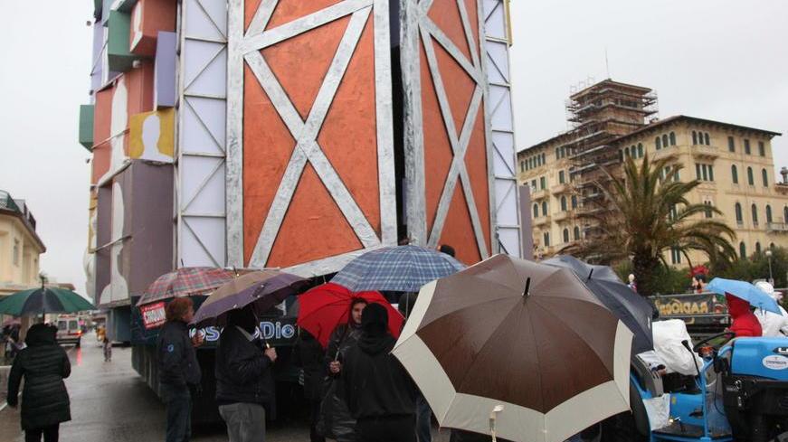 Esplode la rabbia degli spettatori