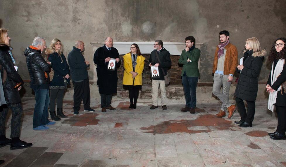 Restaurato il caminetto di Porta San Donato 