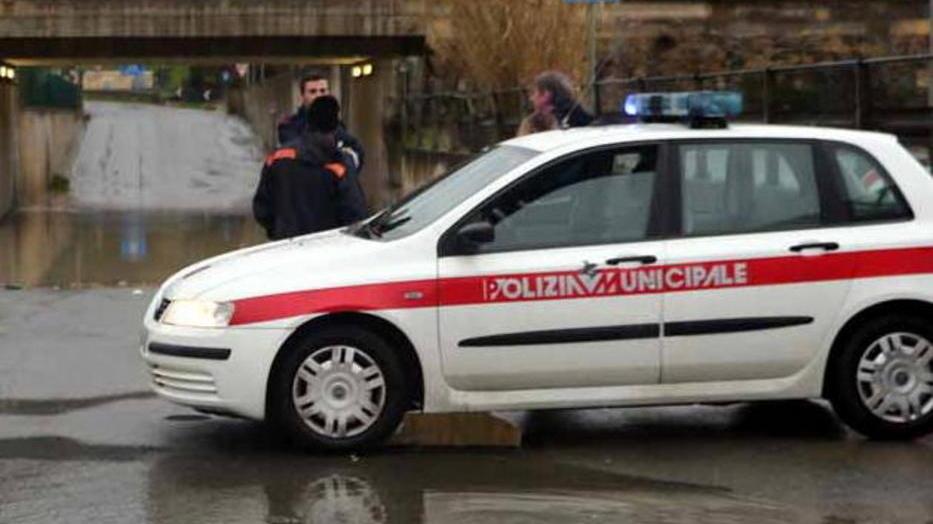 Cade bomba d’acqua, la città va in tilt