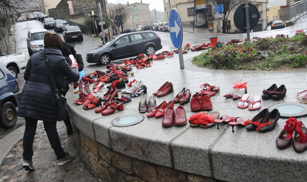 Gavoi, in piazza tornano le scarpette rosse