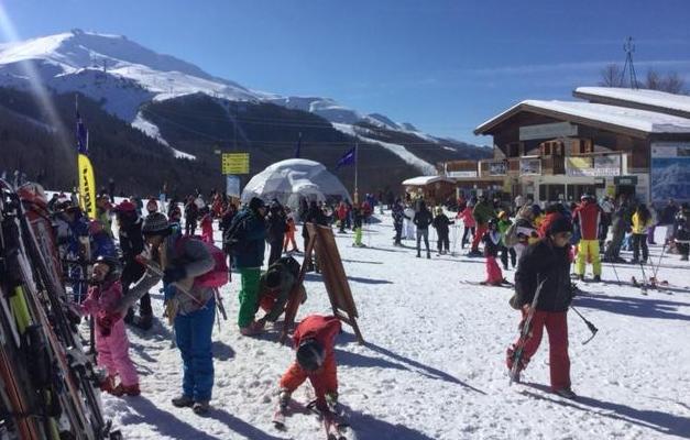 Ieri chiuso per vento, oggi si scia