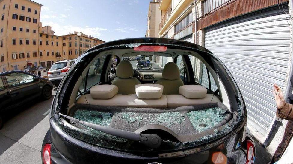 Altre risse in Venezia con auto danneggiate