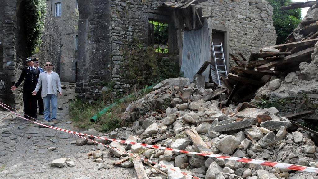 I danni causati dal terremoto di Casola nel 2013