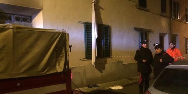 Le lenzuola usate per calarsi dalla finestra e sfuggire alle fiamme (foto da www.okmugello.it)