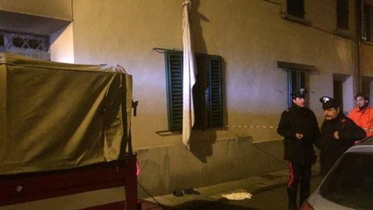 Le lenzuola usate per calarsi dalla finestra e sfuggire alle fiamme (foto da www.okmugello.it)