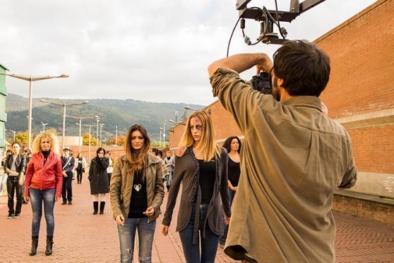 Una scena del video "Donne in difesa"