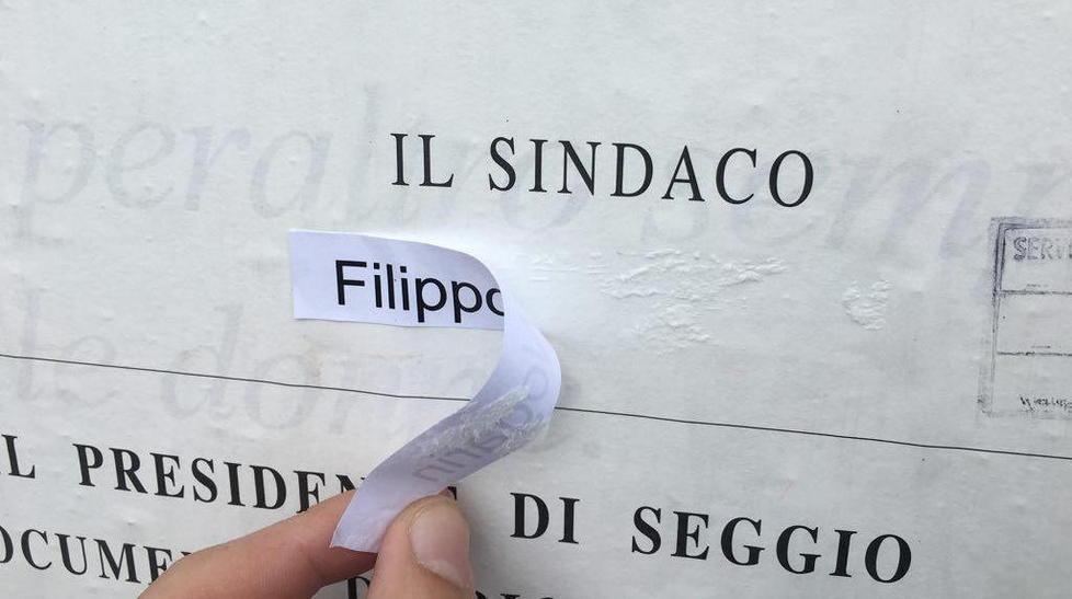 Vento e pioggia: da ripristinare i manifesti elettorali affissi 