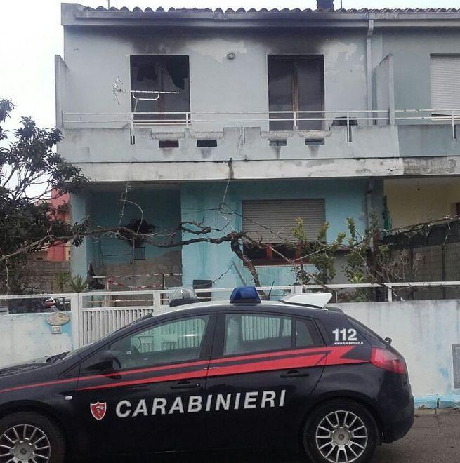 I carabinieri salvano 2 fratelli invalidi dal rogo della casa