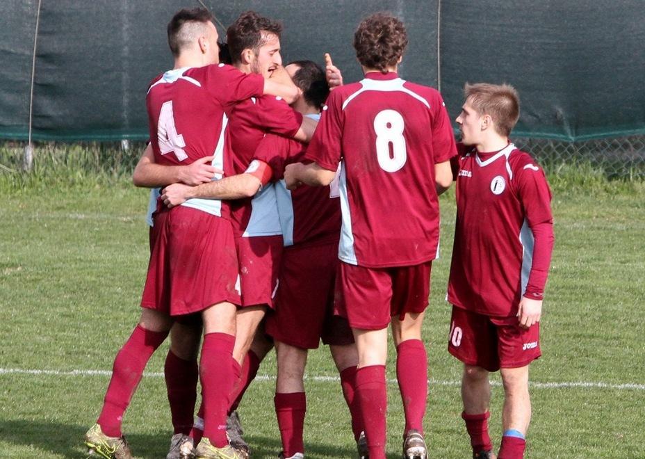 Tre gol e bel calcio: è Castelnuovo show Monteombraro ko 