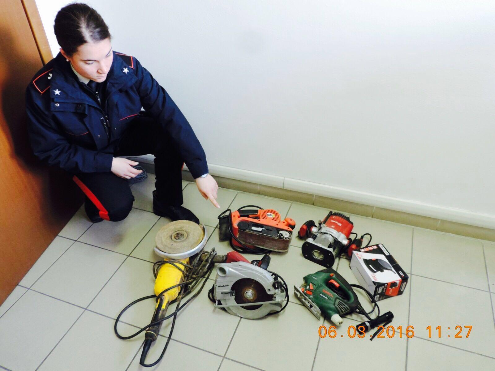 Il materiale recuperato dai carabinieri di Viareggio