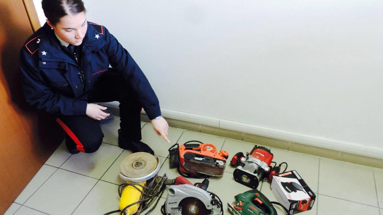 Il materiale recuperato dai carabinieri di Viareggio