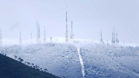 Il Monte Serra innevato