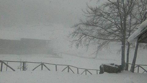 Zum Zeri sotto un manto di neve