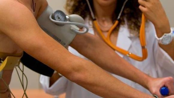 Certificati sportivi irregolari, nei guai un medico legale