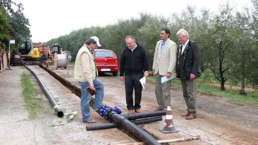 Il cantiere per la posa della rete fognaria a Collemezzano
