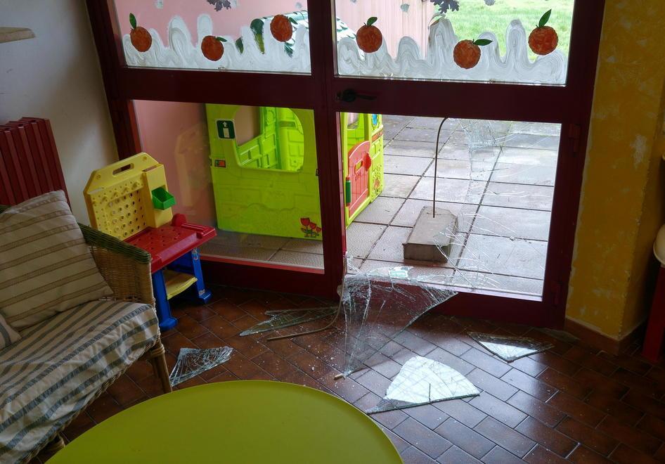 Vandali di nuovo in azione alla scuola materna Bertocci