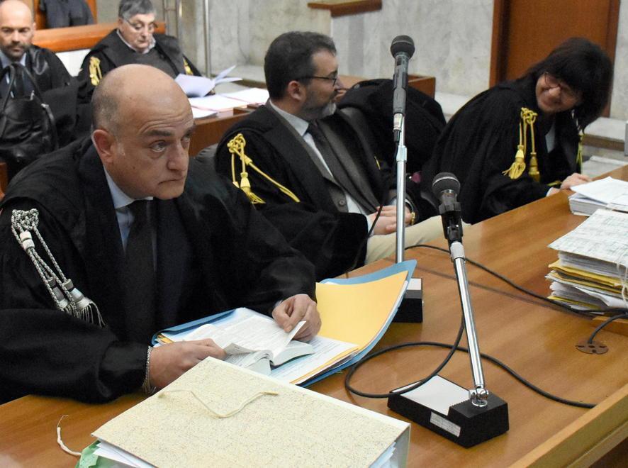 Cinque parti civili contro Schettino 