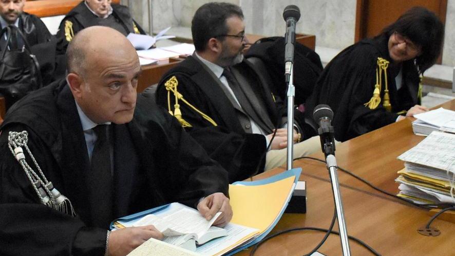 Cinque parti civili contro Schettino